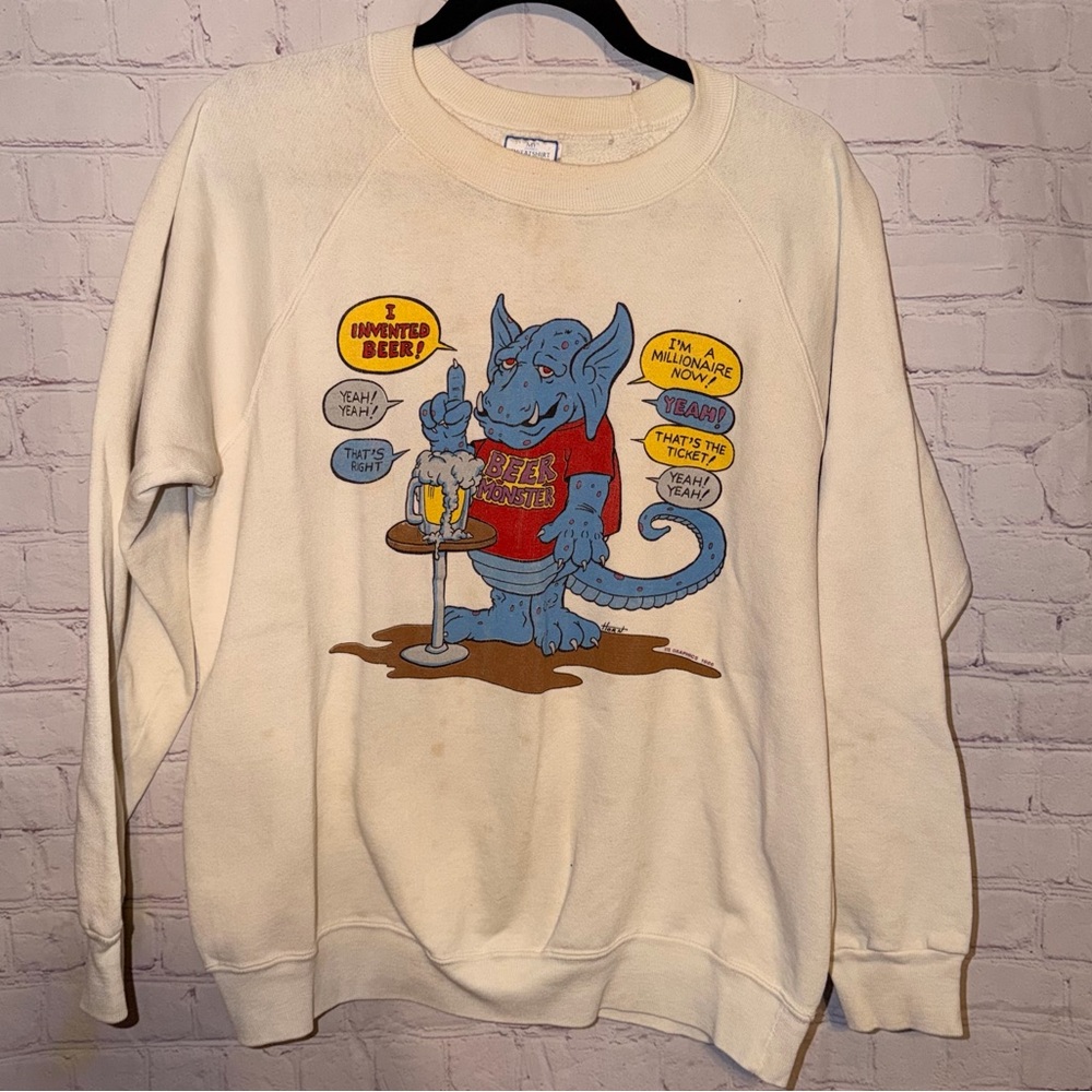 Vintage 1986 Cream Graphic Men Beer Monster crewneck sweatshirt Size XL